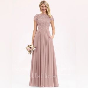 Dusty Rose bridesmaid dress. Perfectly new with tags still on. Bust:35 Waist:28